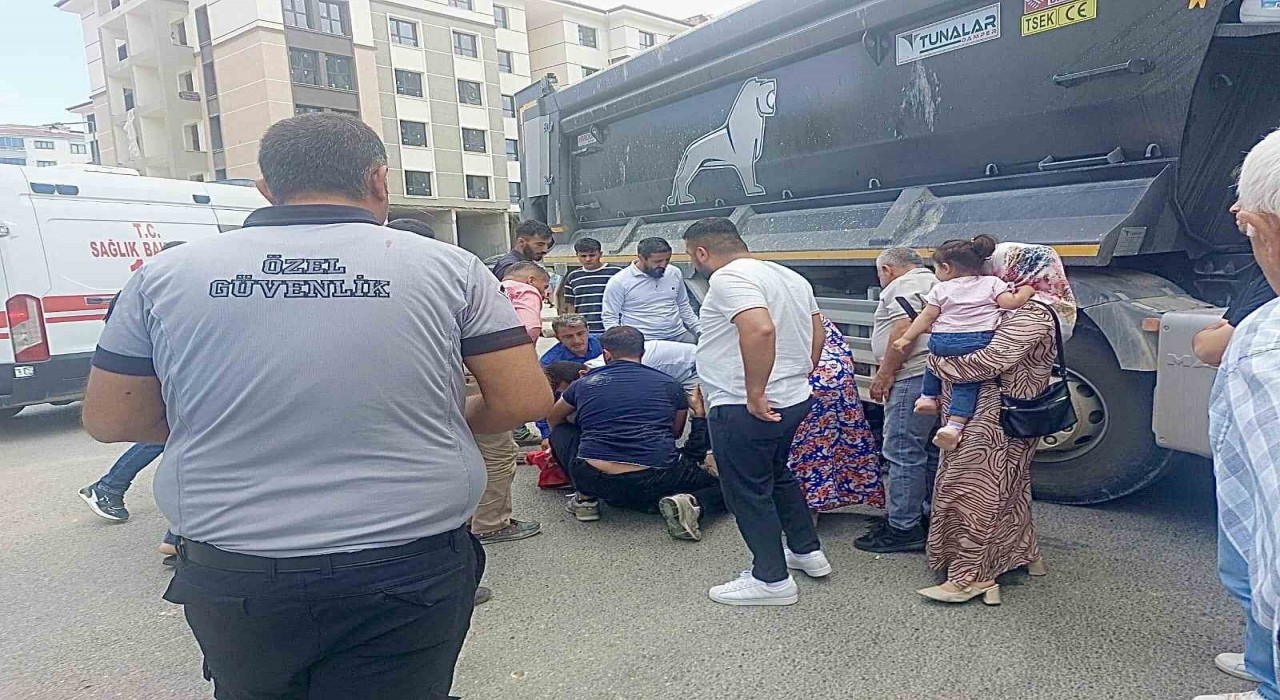 Malatyada kamyon ile motosiklet çarpıştı: 1 yaralı