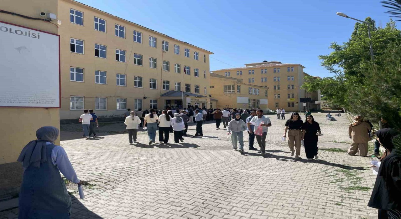 Malazgirtte YKS heyecanı yaşandı