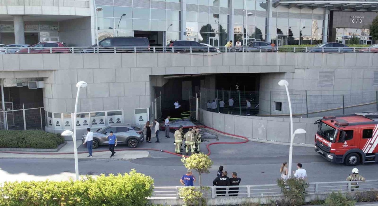Mall of İstanbulda yangın paniği