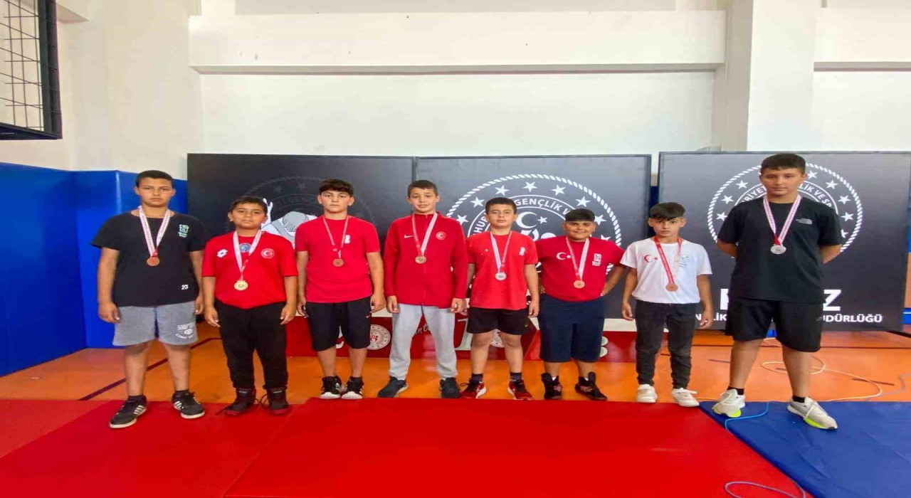 Manavgat Belediyesi Güreş Kulübünden, Antalya il seçmelerinde büyük başarı