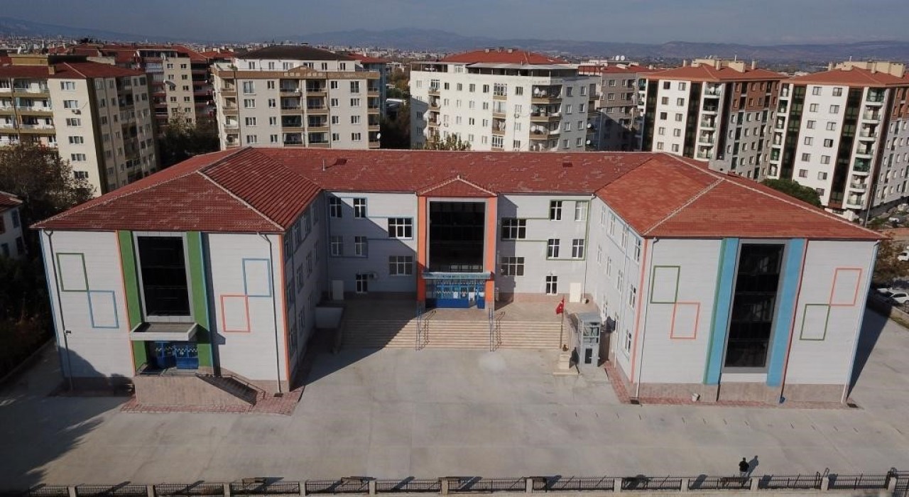 Manisada 270 binden fazla öğrenci karne alacak