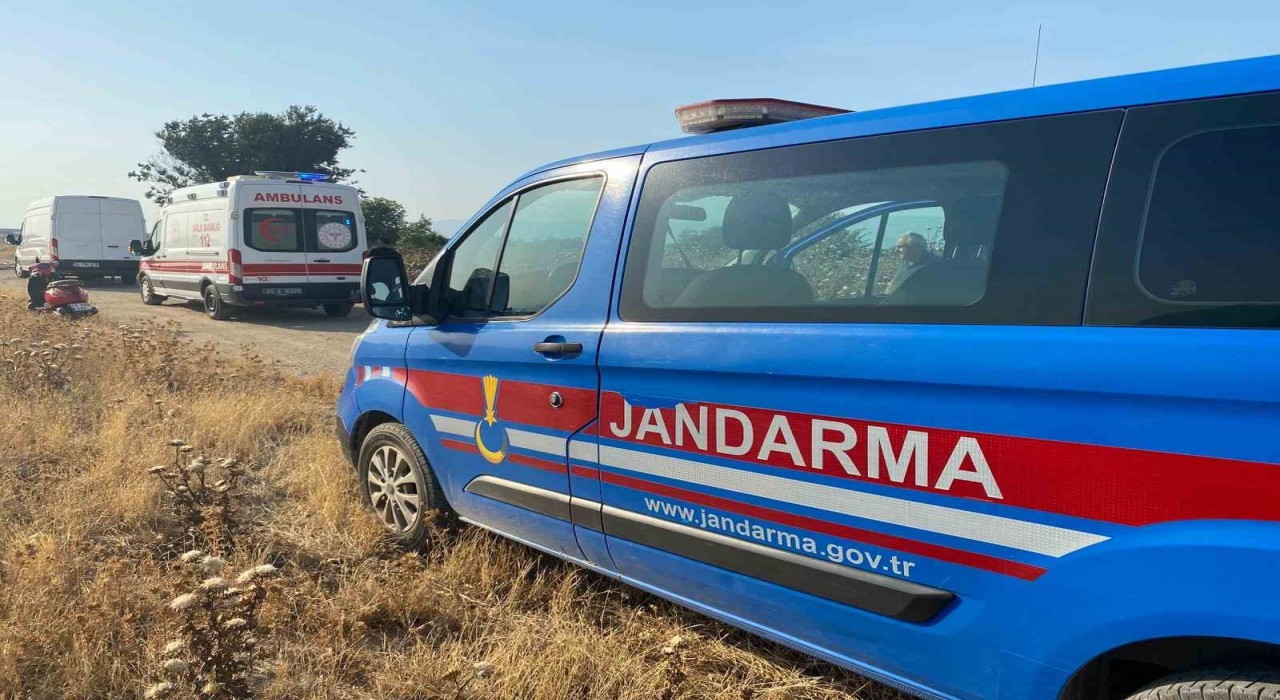 Manisada bir kişi aracında ölü bulundu