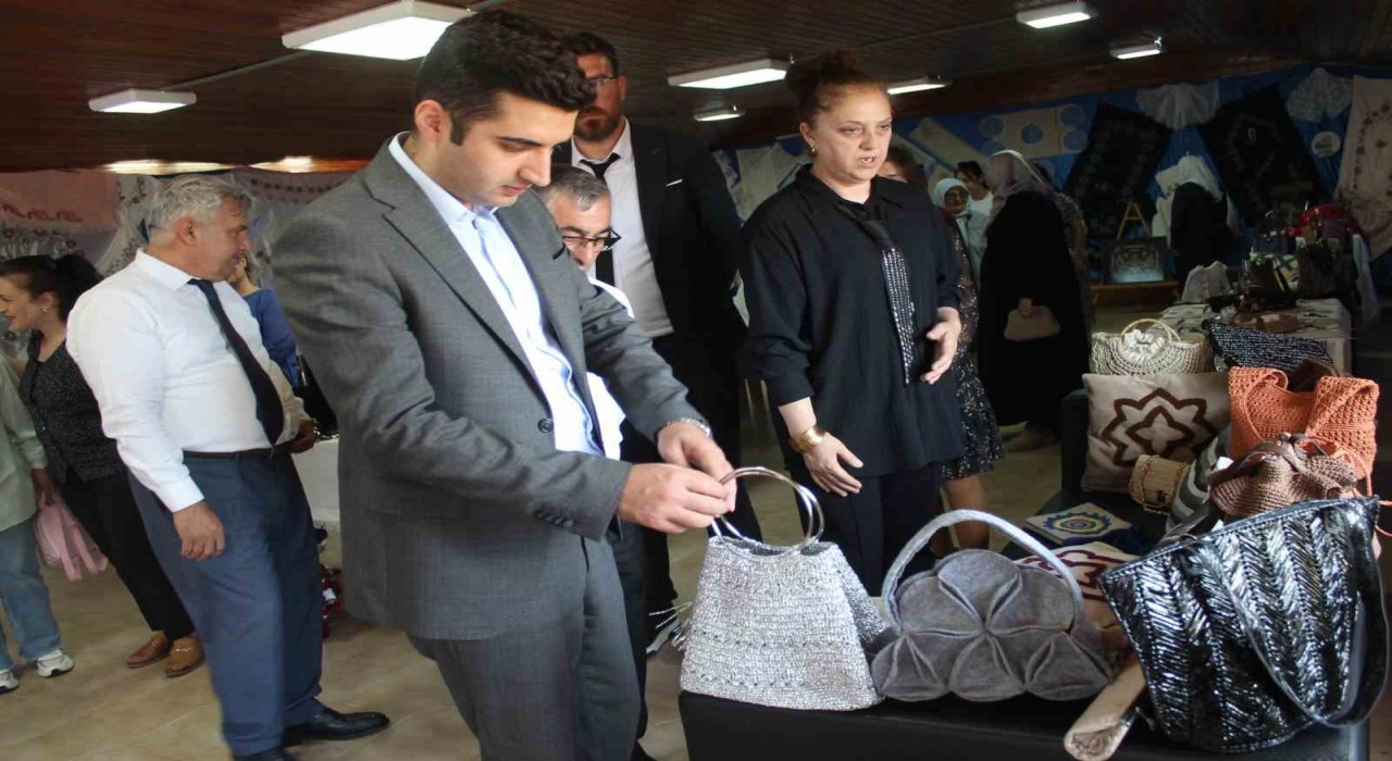 Manyas Halk Eğitim Merkezinden yıl sonu sergisi