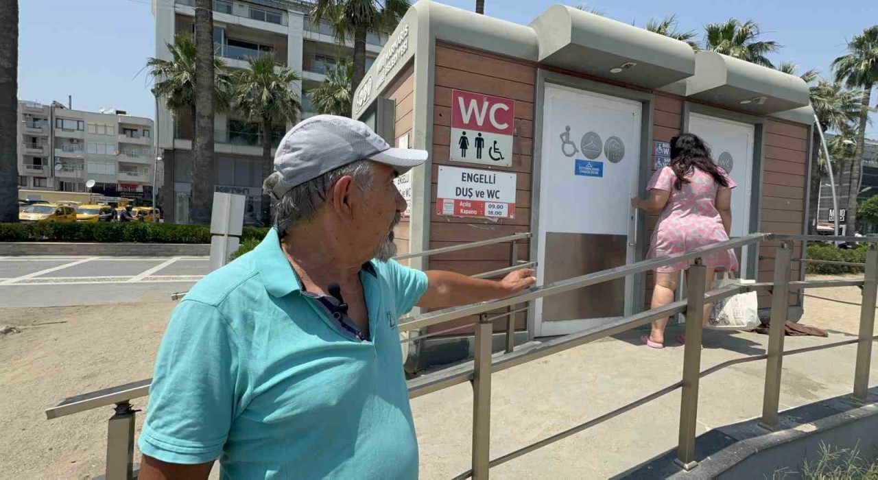 Marmariste mavi bayraklı halk plajında vatandaştan cankurtaran ve soyunma kabini tepkisi