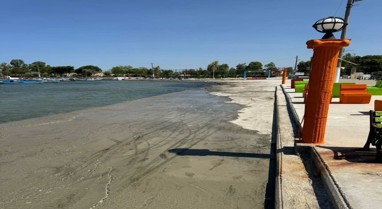 Mavişehir sahili temizlendi