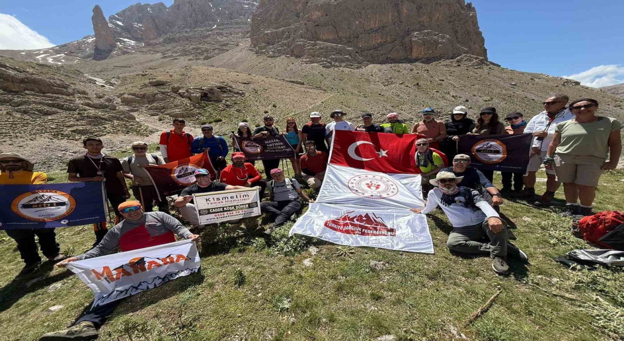 Mazaka Artıbir Dağcılık Kulübünden Kayseride örnek bir eğitim: Yaz dağcılık eğitimi başarıyla tamamlandı