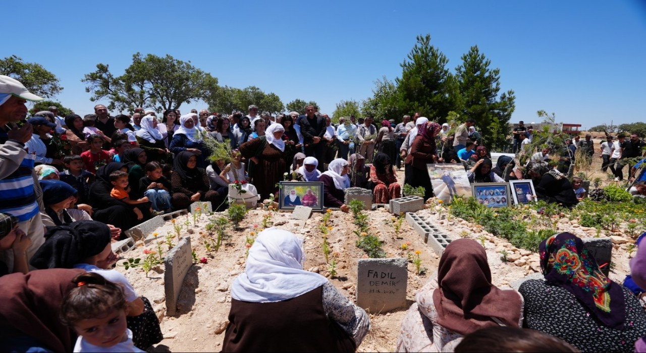 Mazıdağında yangın faciasında hayatını kaybeden 10 kişi anıldı