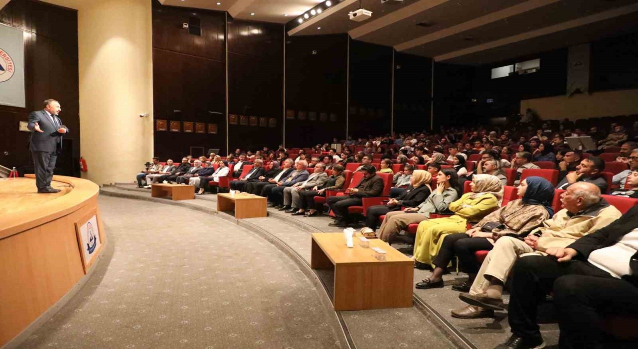 Melikgazide Kızılelma konferansı