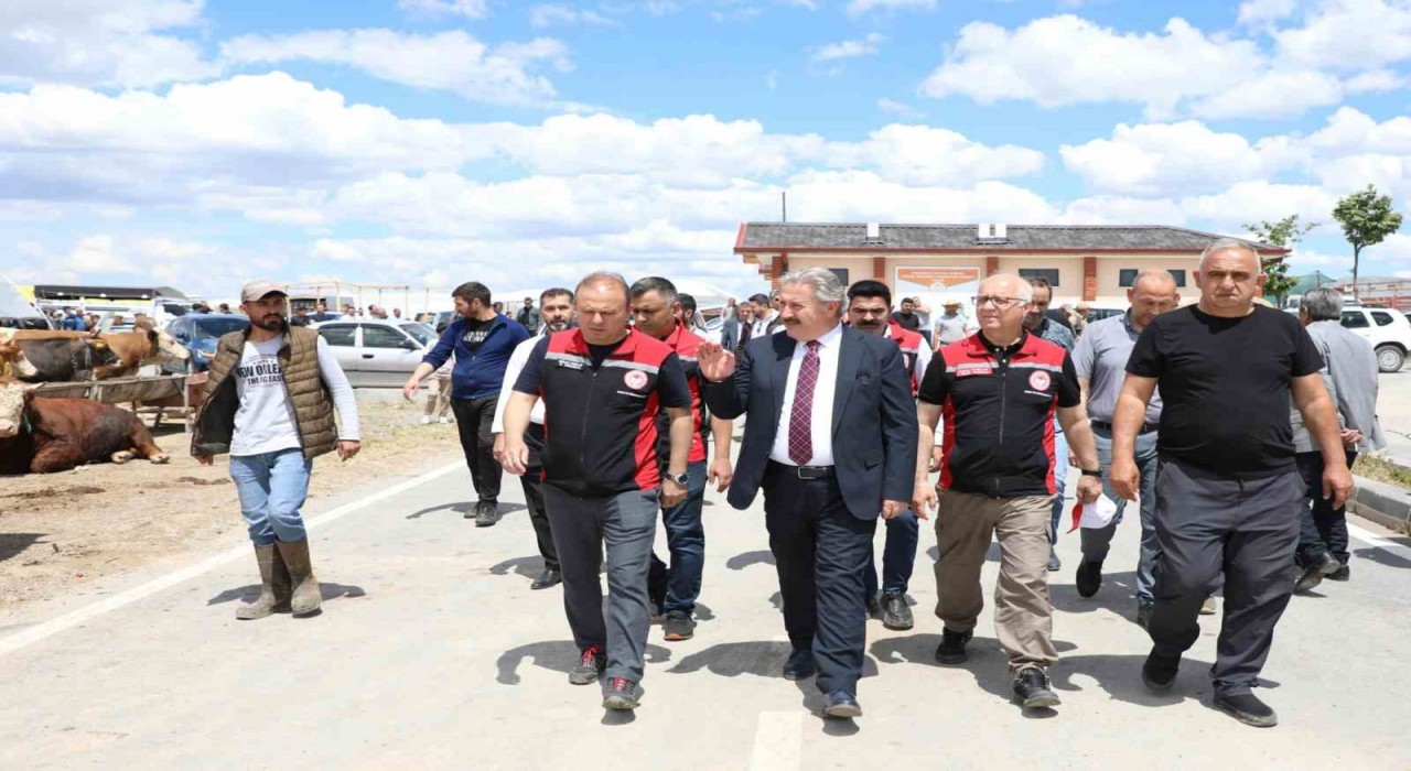 Melikgazide Kurban Pazar Yerleri hazır