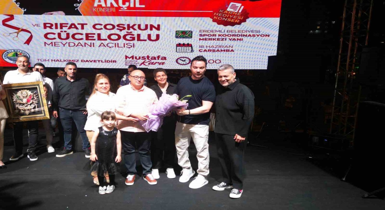 Mersin Erdemlide gençlere unutulmaz karne hediyesi