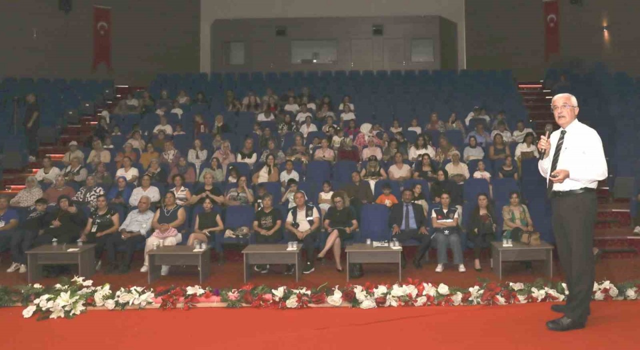 Mersinde çocuk işçiliğine karşı farkındalık semineri