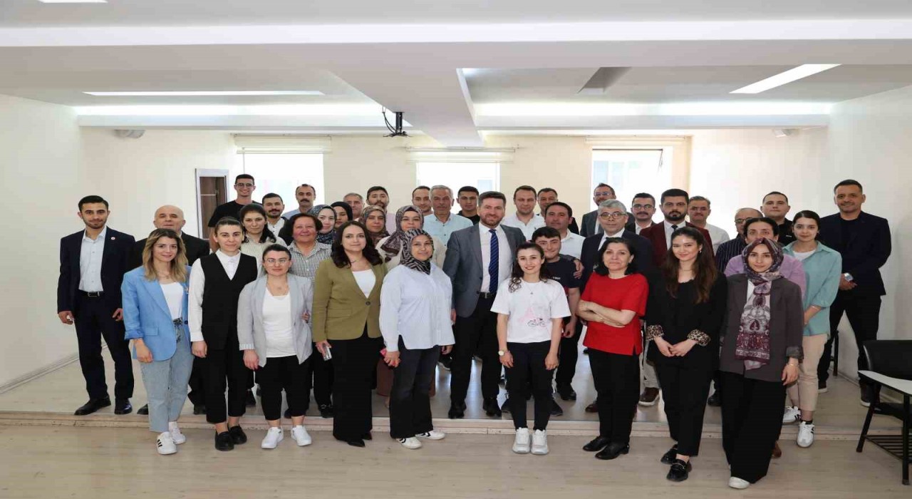Mesai arkadaşlarıyla bayramlaşan Başkan Tatıktan birlik ve beraberlik vurgusu