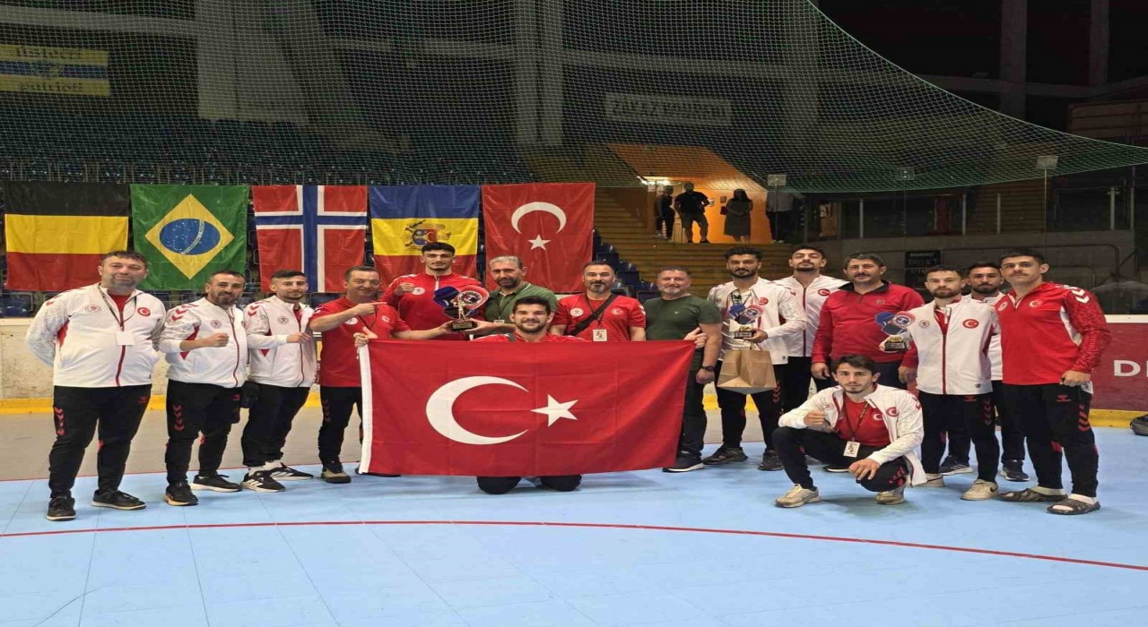 Milli boksörler, Çekyada 3 madalya kazandı