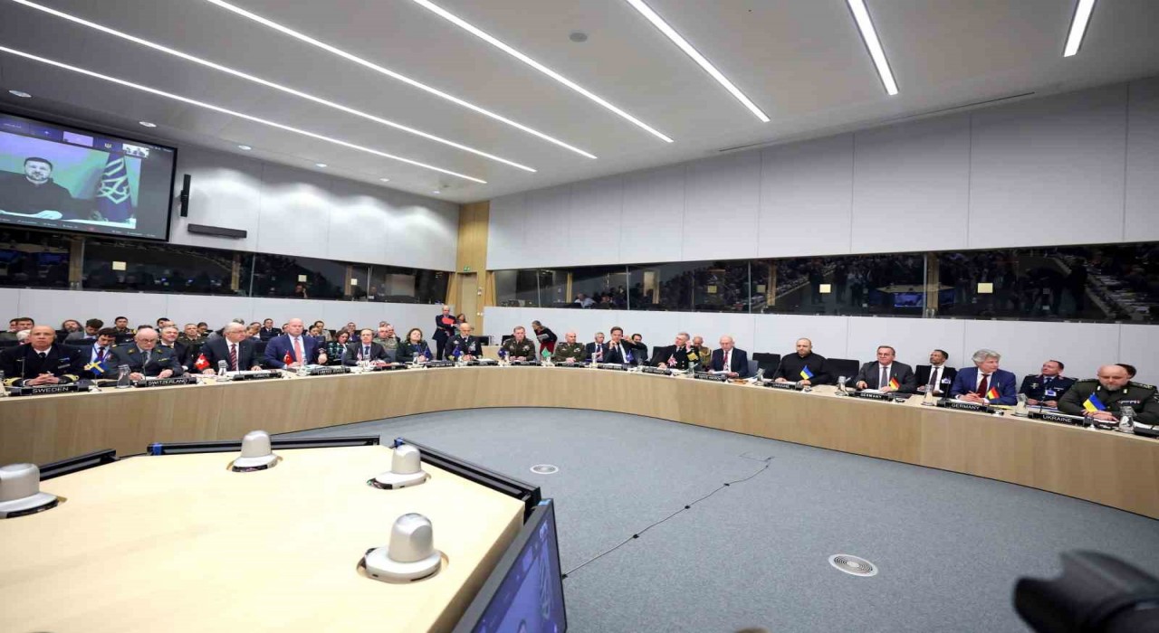 Milli Savunma Bakanı Güler Ukrayna Temas Grubu Toplantısına katıldı