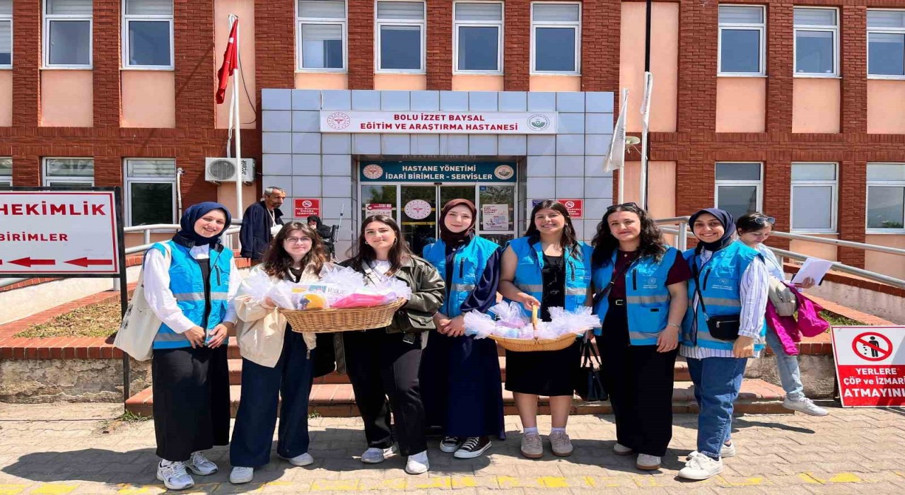 Minik hastalara moral oldular