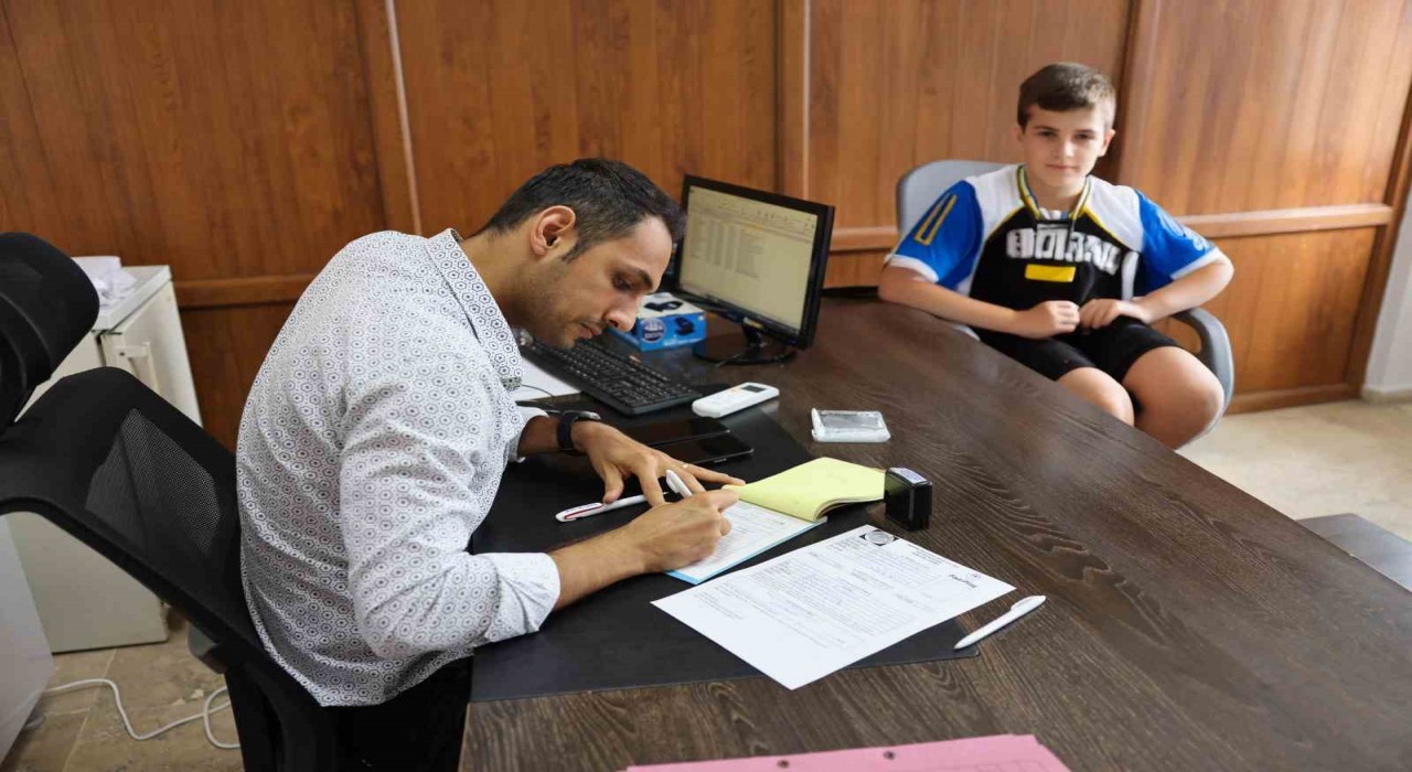 Minik sporcular spora ilk adımlarını Akdenizde atıyor