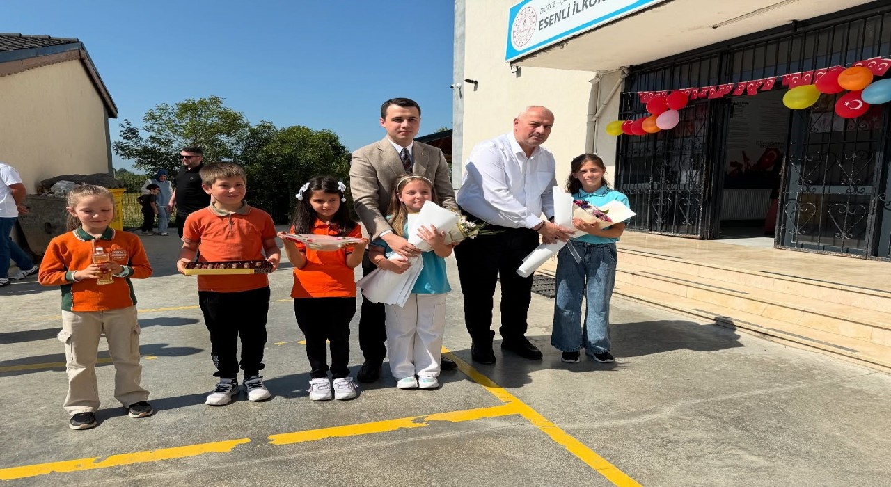 Miniklerin karne sevincine ortak oldular