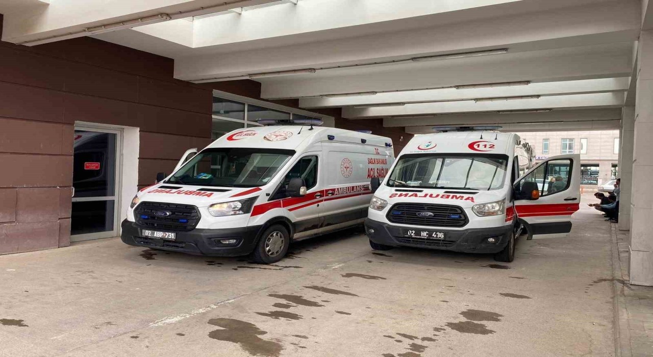 Motosiklet devrildi: 1 yaralı