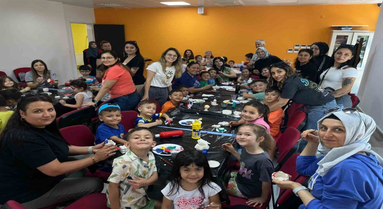 Muğla Uluslararası Gençlik Merkezinde Anne-Çocuk atölyesi renkli görüntülere sahne oldu
