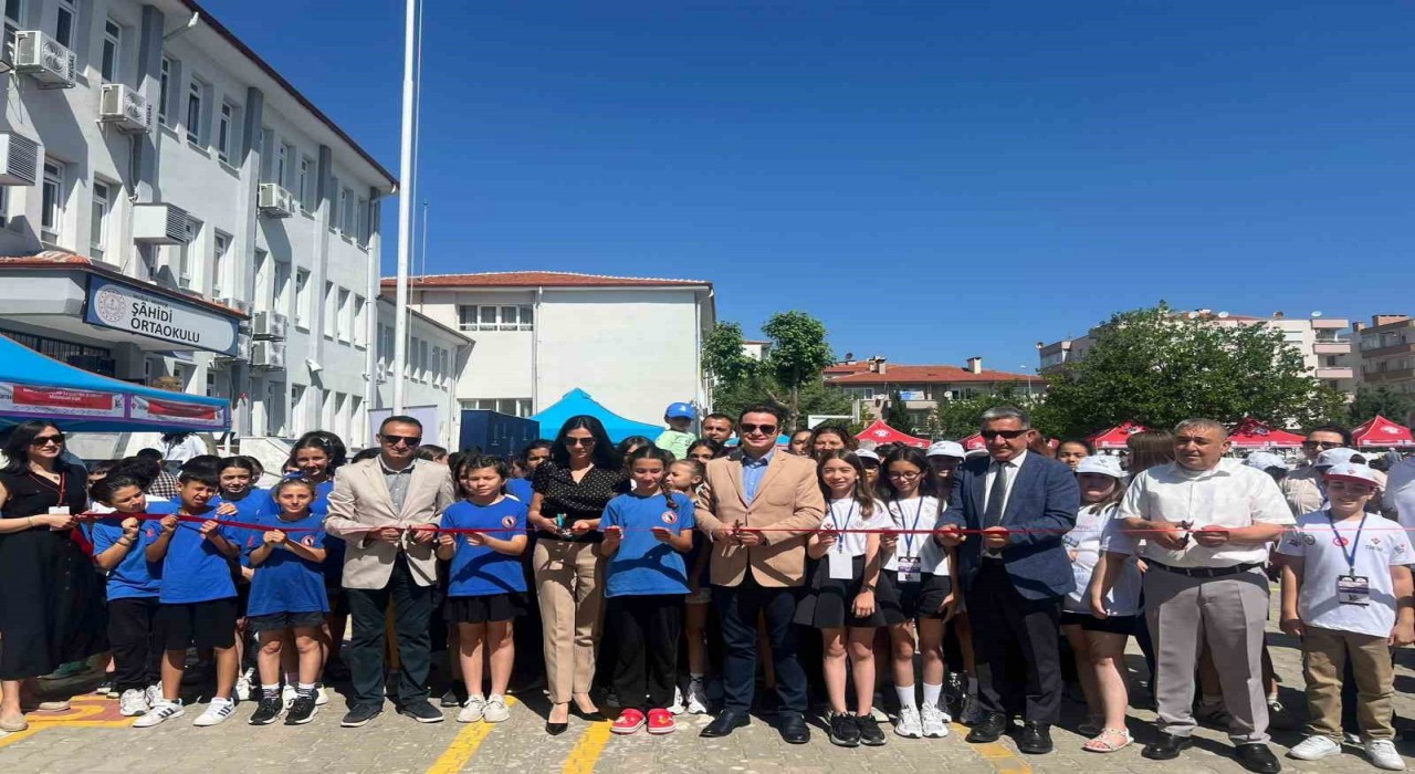 Muğlada geleceğin bilim insanları sahneye çıktı