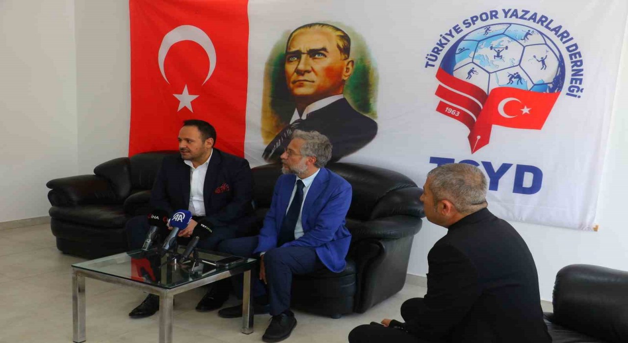 Murat Karahan: Ketum bir tutum içerisinde transfer çalışmaları devam ediyor