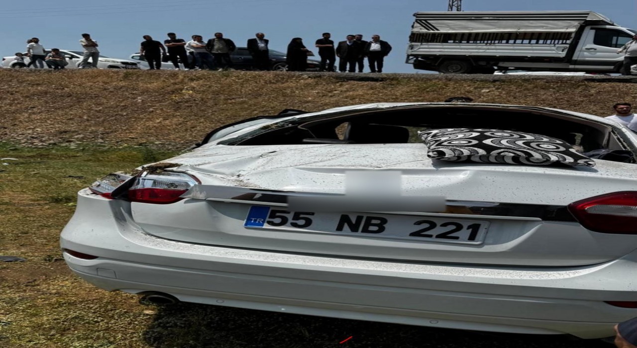 Muşta takla atan araç yoldan çıktı: 1i ağır 4 yaralı