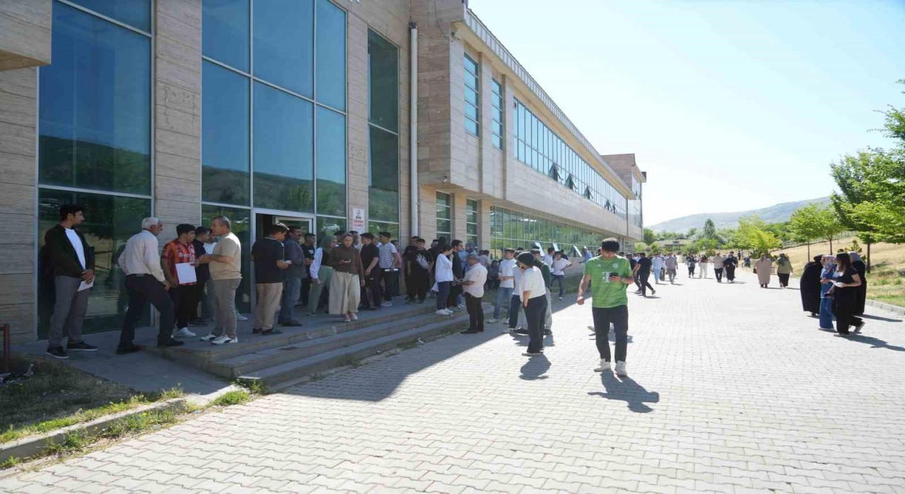 Muşta YKSnin ikinci oturumu AYT başladı