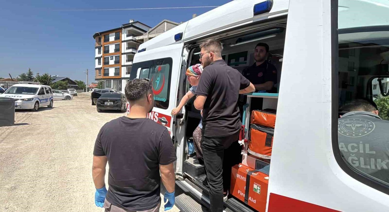 Mutfakta çıkan yangına komşu müdahalesi