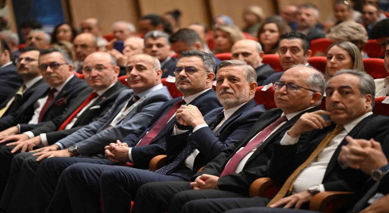 Next Level Uludağ Zirvesi Bursa Business Schoolda başladı