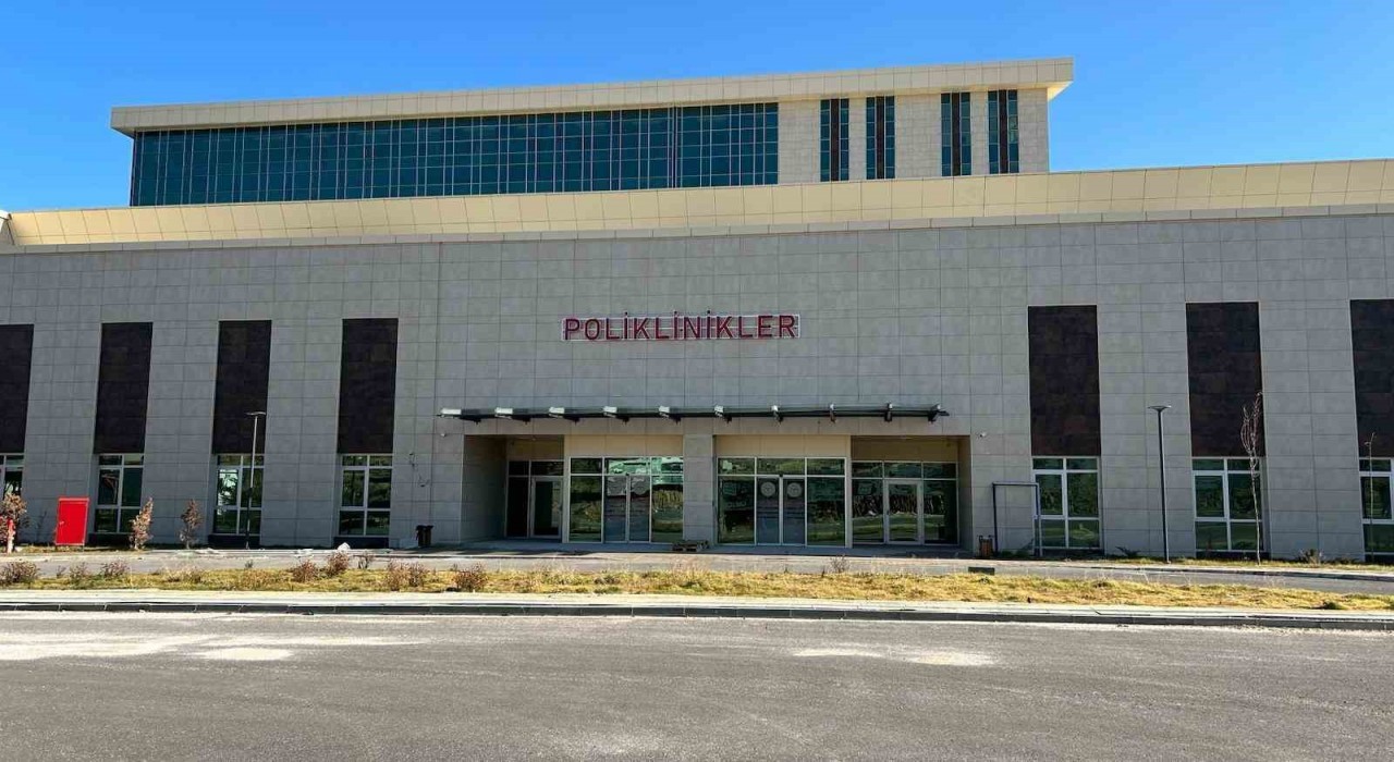 Niğde Eğitim ve Araştırma Hastanesinde yeni uzman doktorlar göreve başladı