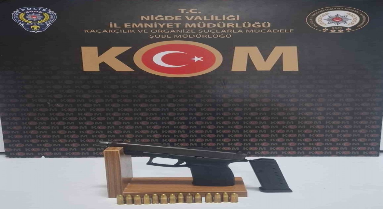 Niğdede kaçak alkol ve silah operasyonu: 3 şüpheli gözaltında