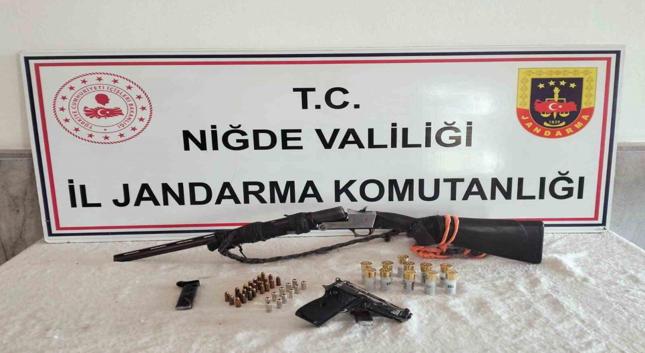 Niğdede ruhsatsız silah operasyonu