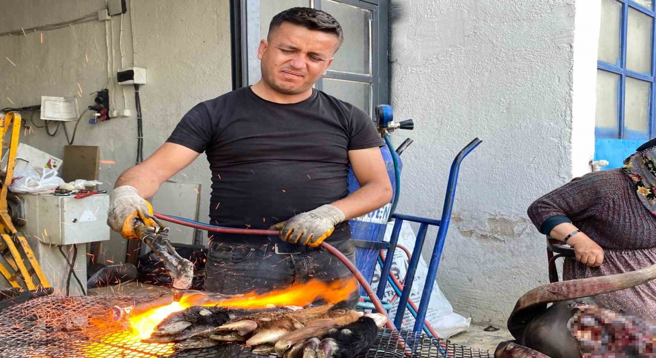 Niğdedeki metal ustaları bayramda tezgahlarını kelle ütmek için açıyor