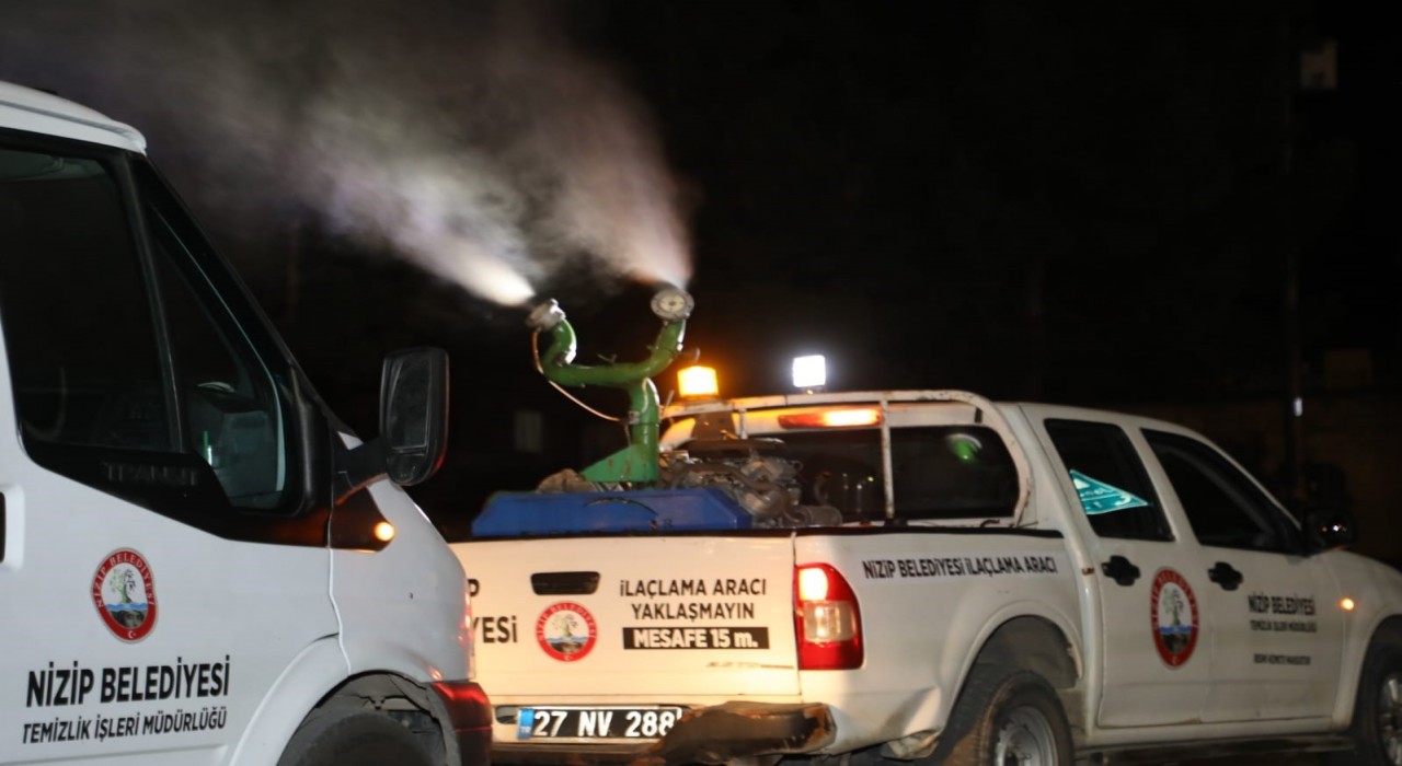 Nizip Belediyesi, sinek, sivrisinek ve haşere sorununa karşı ilaçlama yaptı