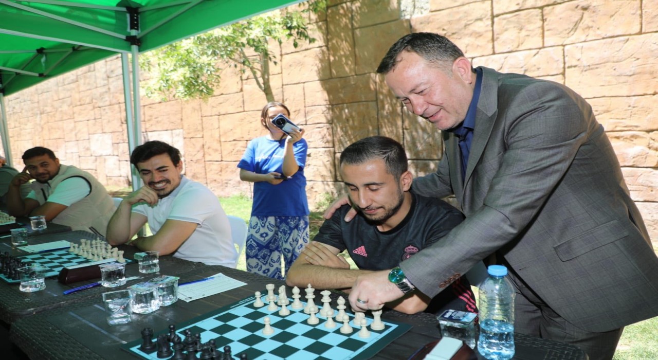 Nizipte bahar satranç turnuvası coşkusu