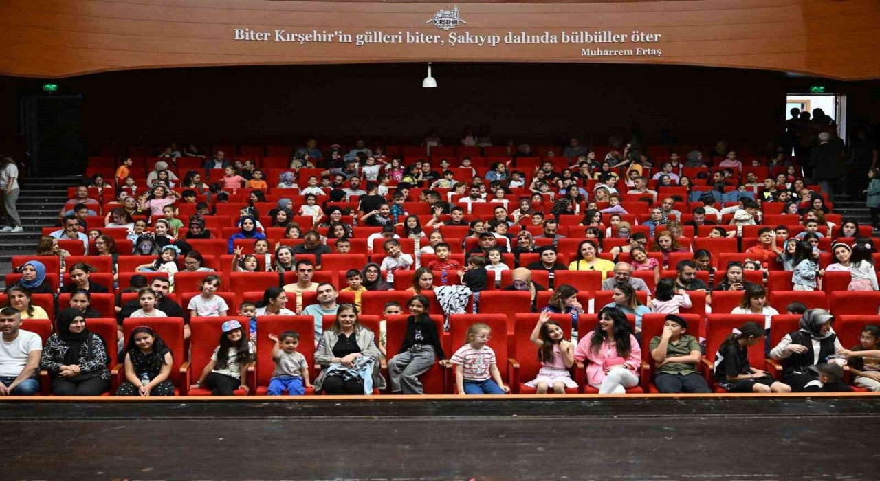 Odunpazarı Belediyesi Tiyatrosu, Kırşehirde minik kalplere dokundu