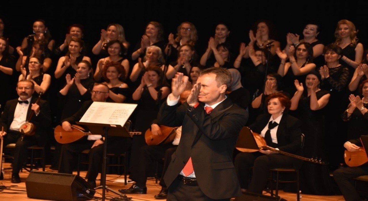 Odunpazarı Halk Eğitimi Merkezi Türk Halk Müziği Korosu sezon sonu konseri