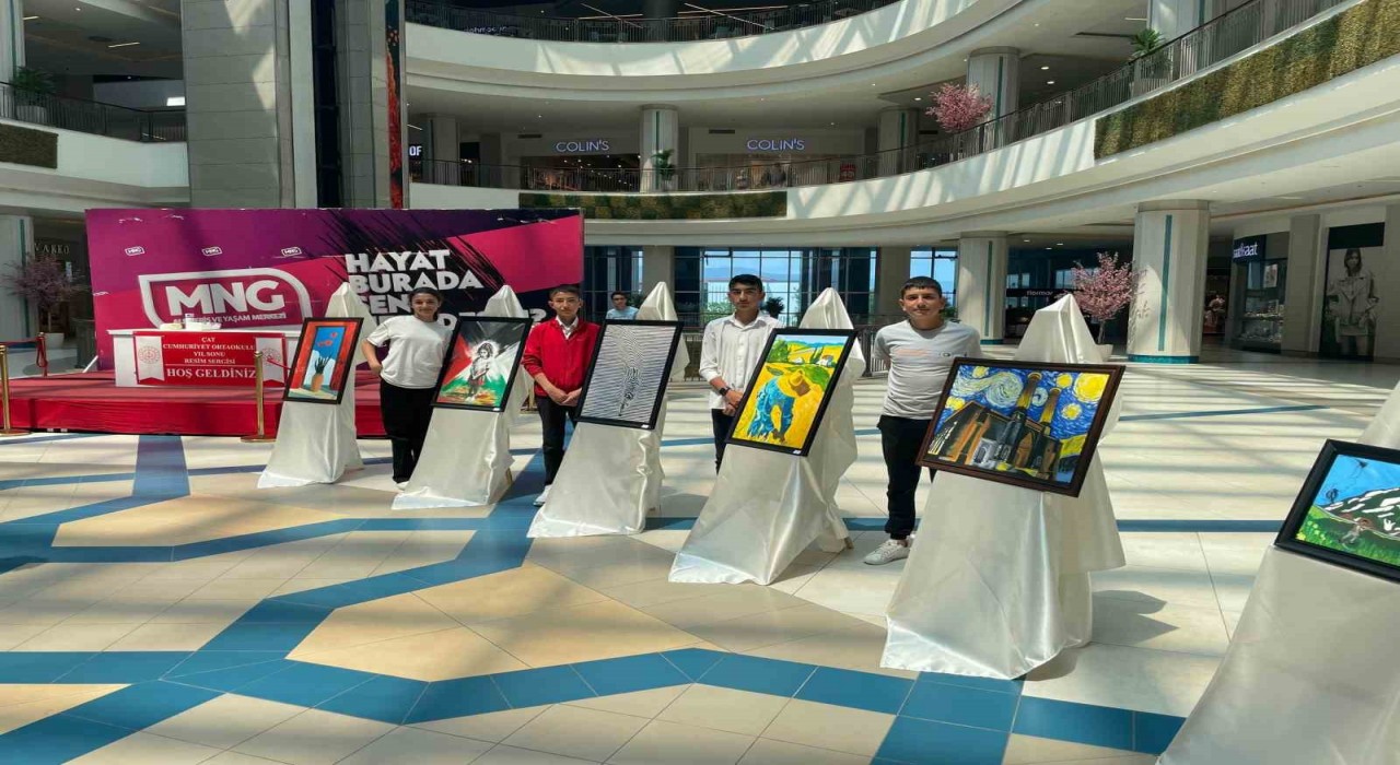 Öğrencilerin göznuru emekleri görücüye çıktı