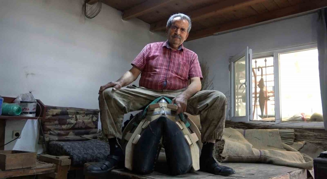 Öğretmenliği değil, çıraklığını seçtiği mesleğinin son temsilcisi