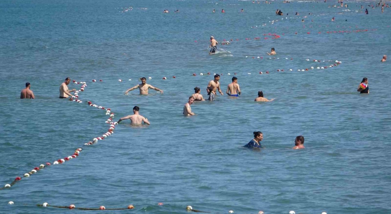 Onlarca boğulma vakasına müdahale eden profesör uyardı: Deniz keyfiniz faciaya dönüşmesin