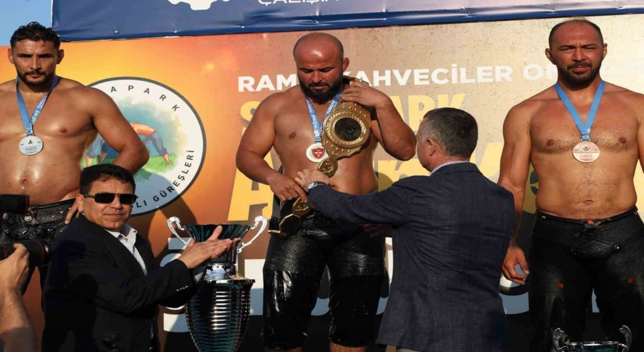 Orhan Okulu, Sekaparkta altın kemerin sahibi oldu