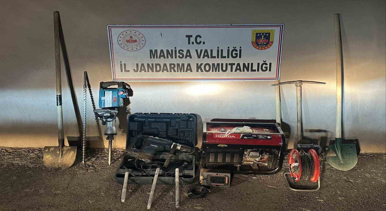 Ormanlık alanda kaçak kazıya suçüstü