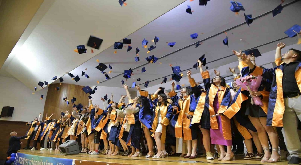 Ortaca ve Yatağan MYOda mezuniyet coşkusu