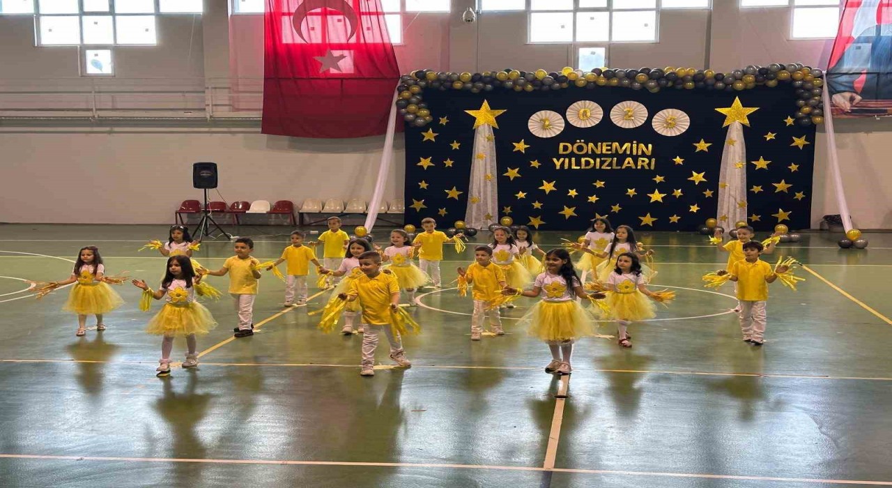 Osmaneli Anaokulunda renkli yıl sonu gösterisi