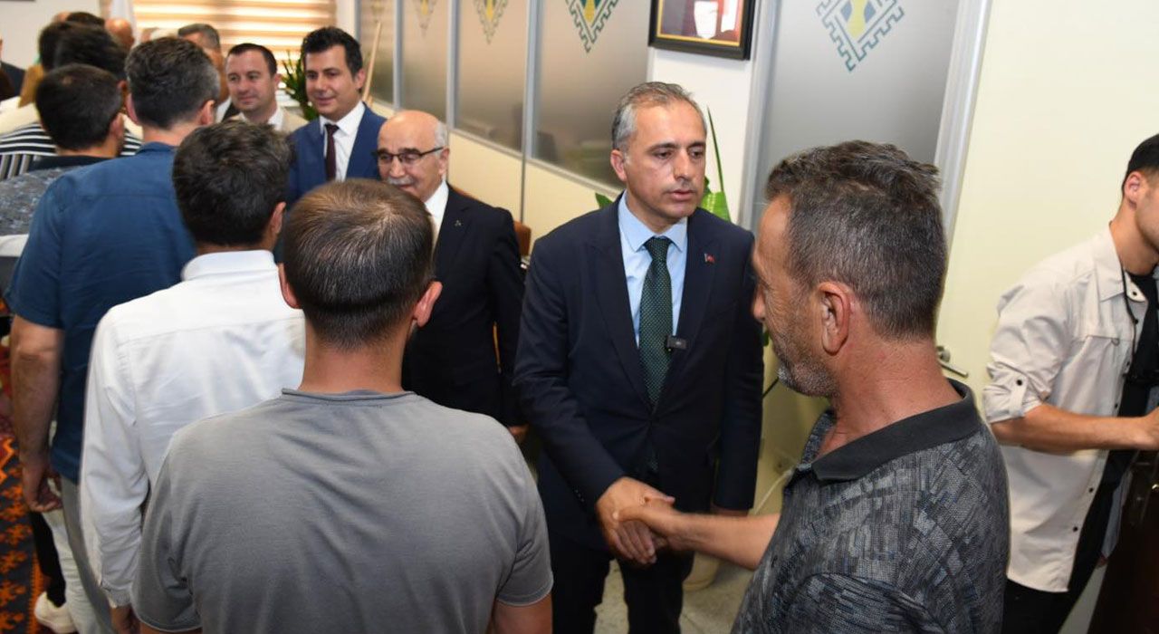 Osmaniye Belediye Başkanı Çenet, Kurban Bayramı Öncesi Personelle Bayramlaştı