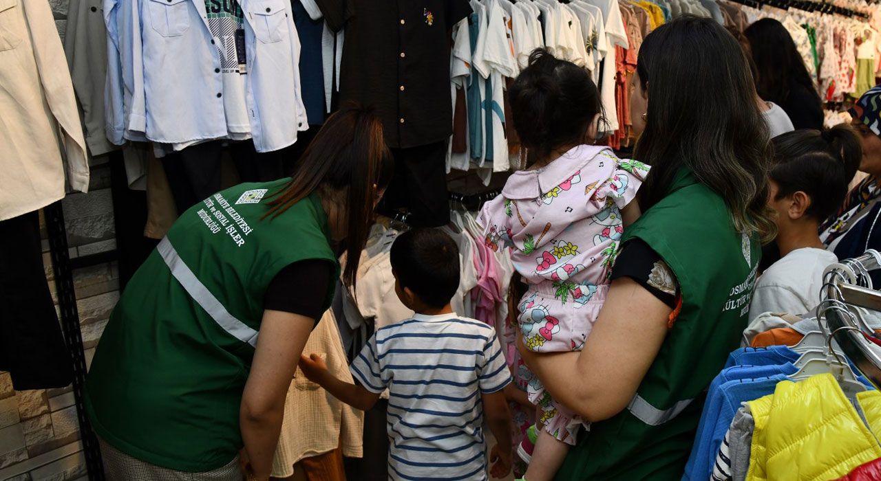 Osmaniye Belediyesi'nden Çocuklara Bayram Sürprizi