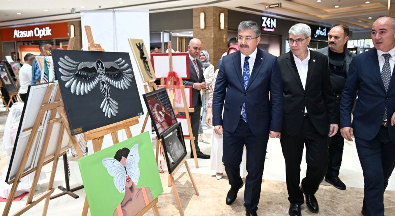 Osmaniye’de Öğrencilerin El Emeği Göz Nuru Eserleri Sergilendi