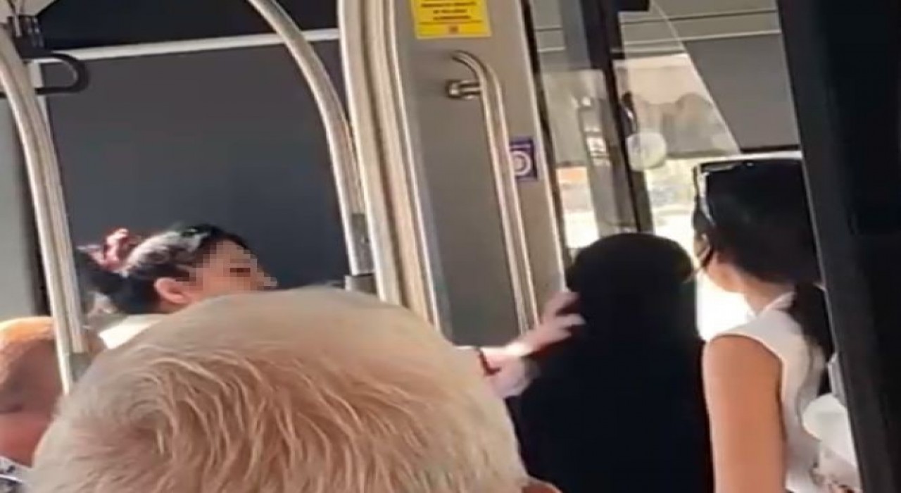 Otobüste tesettürlü kadına hakaret: Arbede yaşandı