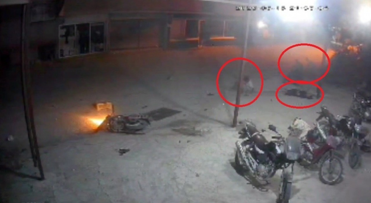 Otomobilin biçtiği motosikletteki 17 yaşındaki çocuk öldü, o anlar kamerada