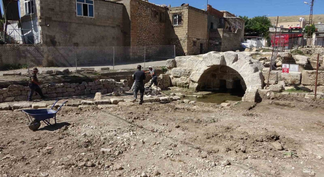 Perre Antik Kentteki kazılar Roma Çeşmesinden başladı